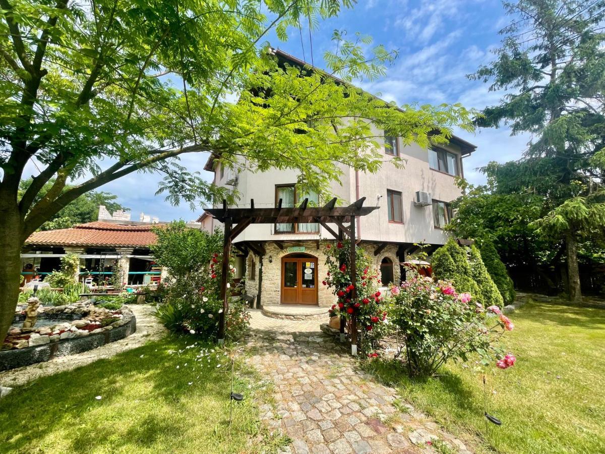 ヴァマ・ヴェケ Vamabel House Bed & Breakfast エクステリア 写真