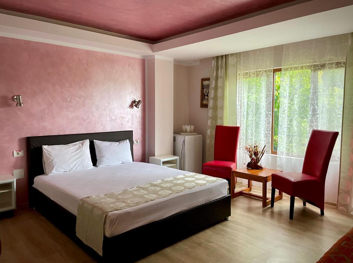 ヴァマ・ヴェケ Vamabel House Bed & Breakfast エクステリア 写真