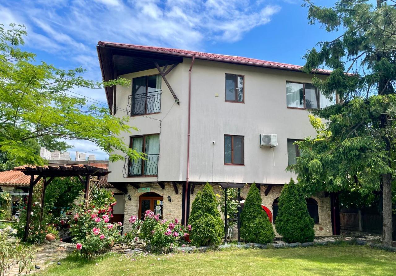 ヴァマ・ヴェケ Vamabel House Bed & Breakfast エクステリア 写真